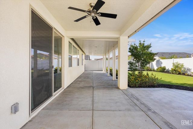 1715 Bixshire Drive, Bakersfield, CA 93311