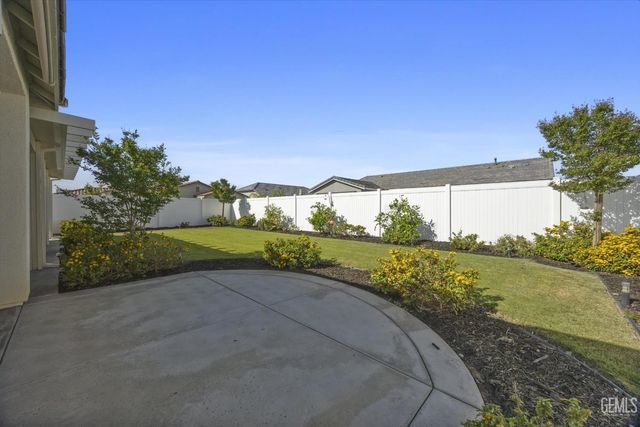 1715 Bixshire Drive, Bakersfield, CA 93311