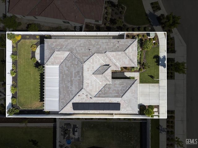 1715 Bixshire Drive, Bakersfield, CA 93311