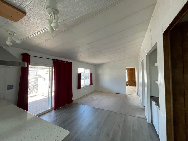 301 Freeman Road UNIT 90, Central Point, OR 97502