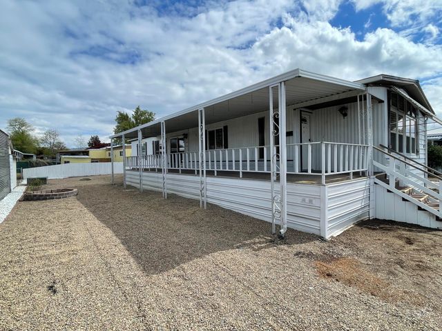 301 Freeman Road UNIT 90, Central Point, OR 97502