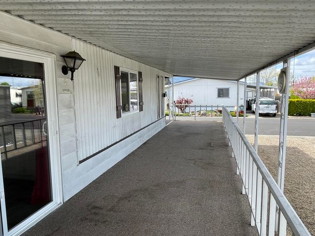 301 Freeman Road UNIT 90, Central Point, OR 97502