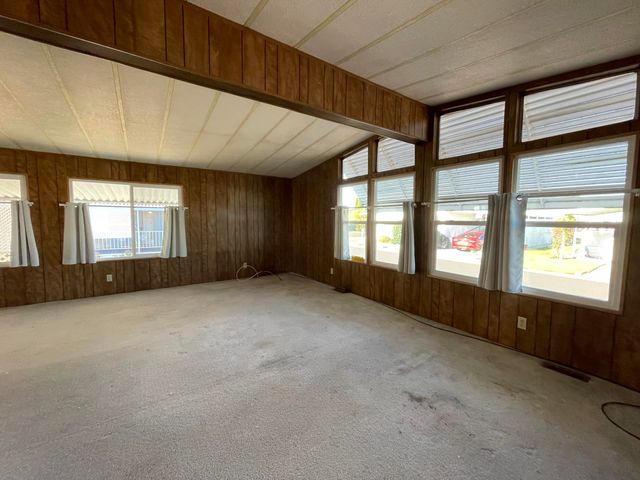 301 Freeman Road UNIT 90, Central Point, OR 97502