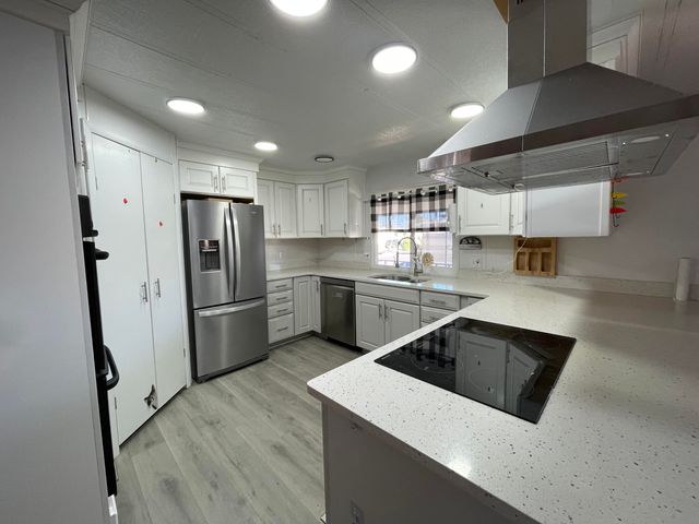 301 Freeman Road UNIT 90, Central Point, OR 97502