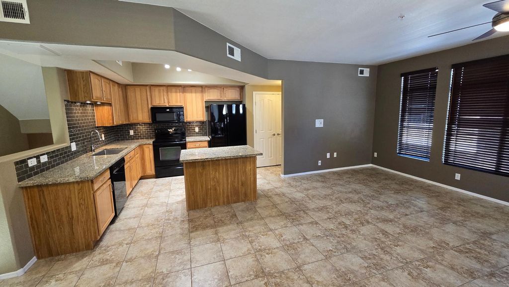 16825 N 14th Street Unit 21, Phoenix, AZ 85022