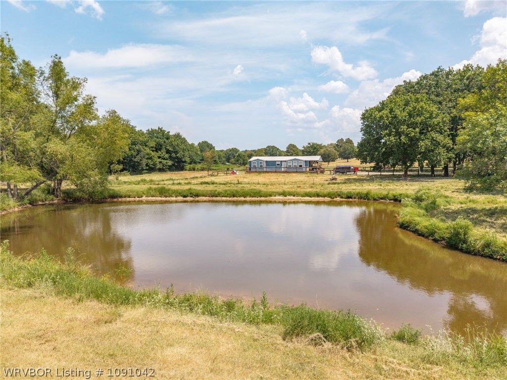 15914 Travis Lane 15914 Travis Lane