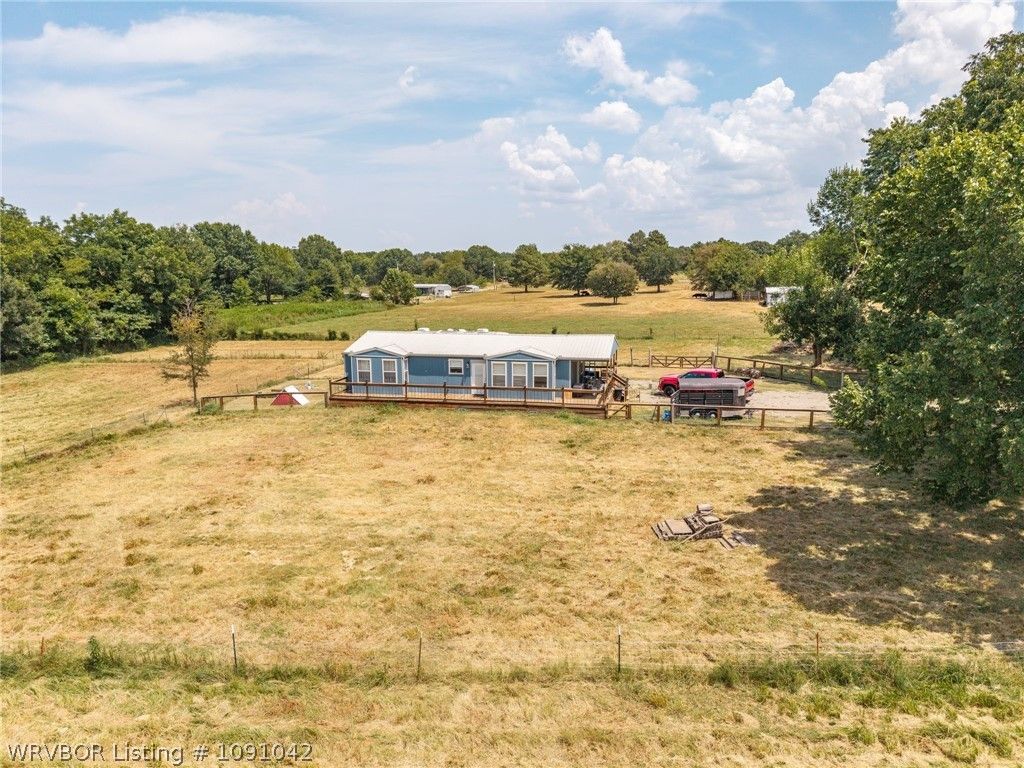 15914 Travis Lane 15914 Travis Lane