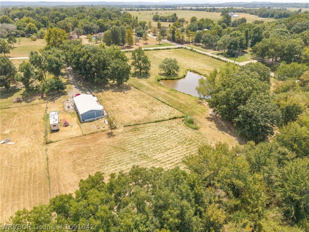 15914 Travis Lane 15914 Travis Lane