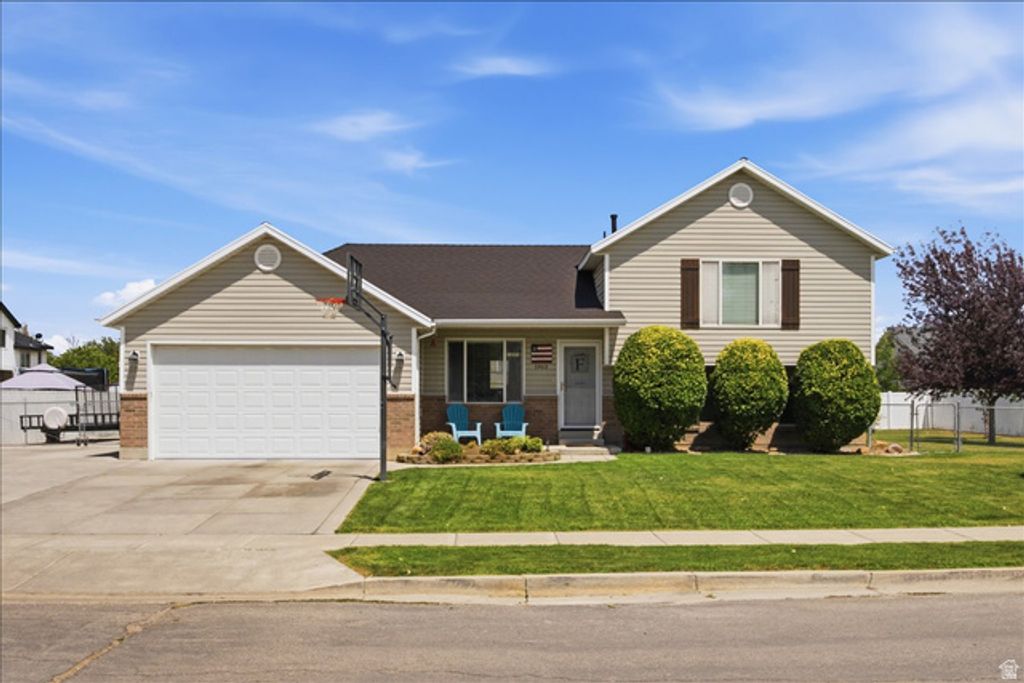 2902 W 2495 S, Syracuse, UT 84075