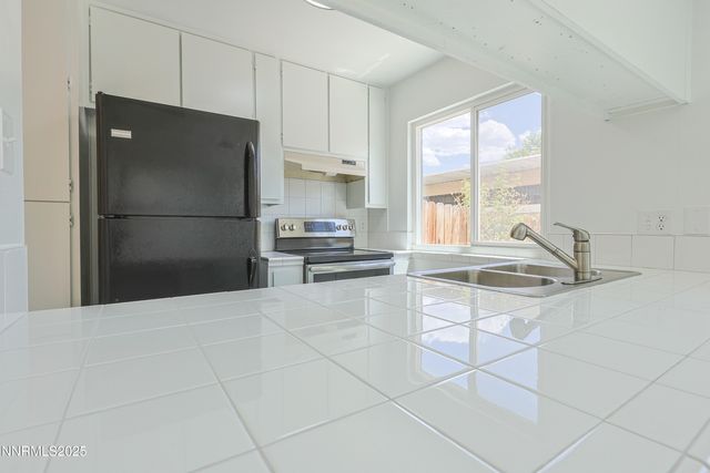 445 Pine Meadows Drive E25, Sparks, NV 89431