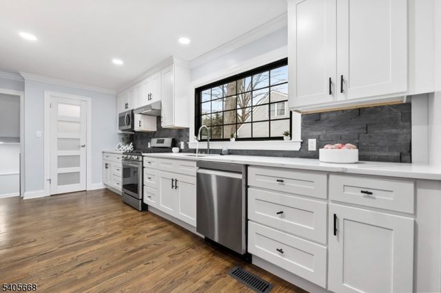 142 Taylor Ave, Hillsborough Twp., NJ 08844