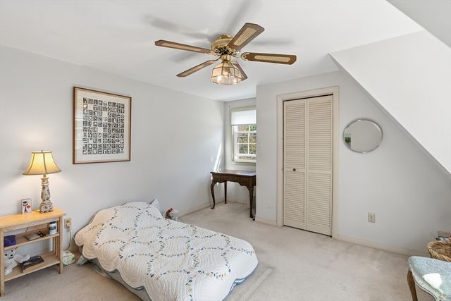 16 Middlesex St 8, Chelmsford, MA 01863