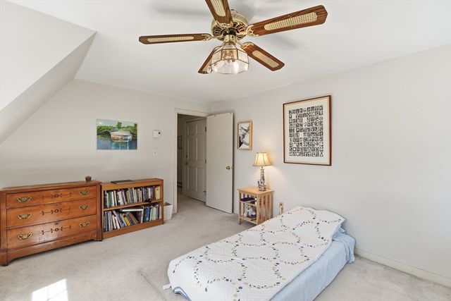 16 Middlesex St 8, Chelmsford, MA 01863