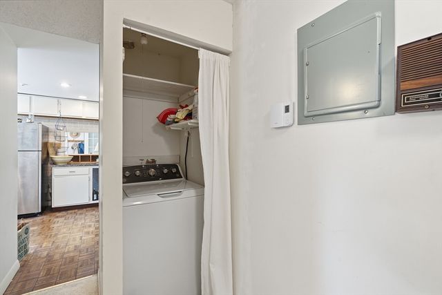 16 Middlesex St 8, Chelmsford, MA 01863