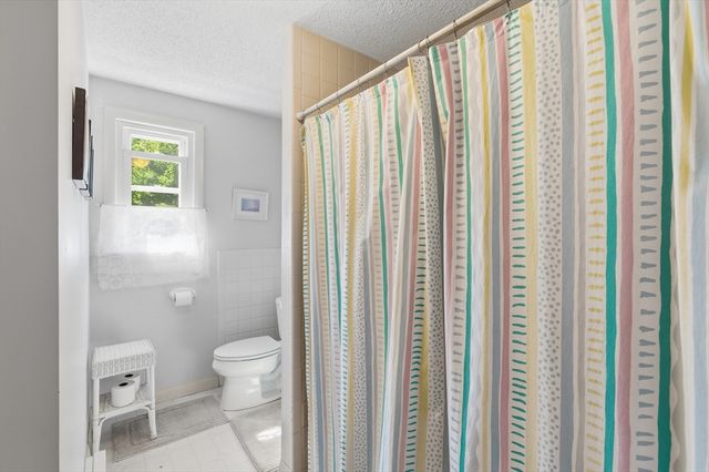 16 Middlesex St 8, Chelmsford, MA 01863