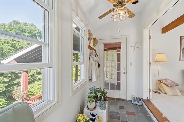 16 Middlesex St 8, Chelmsford, MA 01863