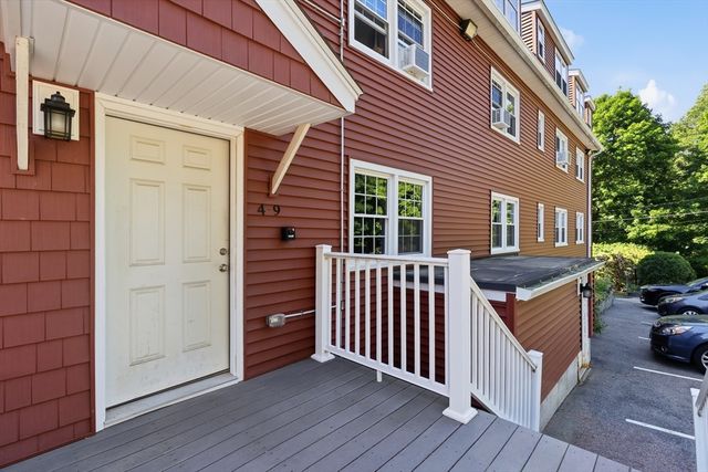 16 Middlesex St 8, Chelmsford, MA 01863