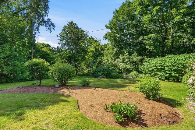 16 Middlesex St 8, Chelmsford, MA 01863