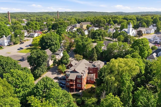 16 Middlesex St 8, Chelmsford, MA 01863