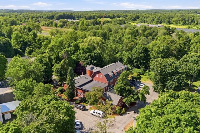 16 Middlesex St 8, Chelmsford, MA 01863