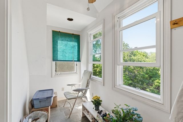 16 Middlesex St 8, Chelmsford, MA 01863