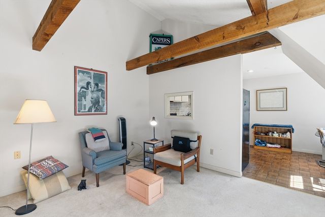 16 Middlesex St 8, Chelmsford, MA 01863