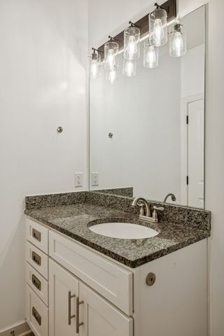 1319 W Main St Apt 104, Franklin, TN 37064