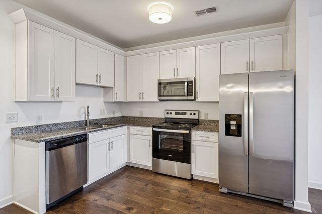 1319 W Main St Apt 104, Franklin, TN 37064