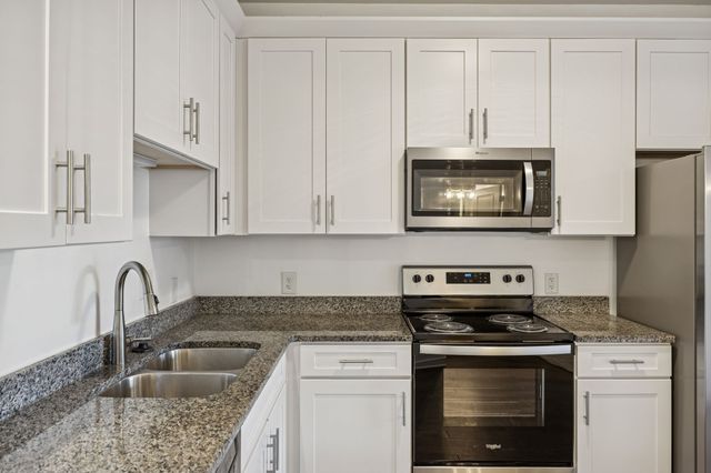 1319 W Main St Apt 104, Franklin, TN 37064