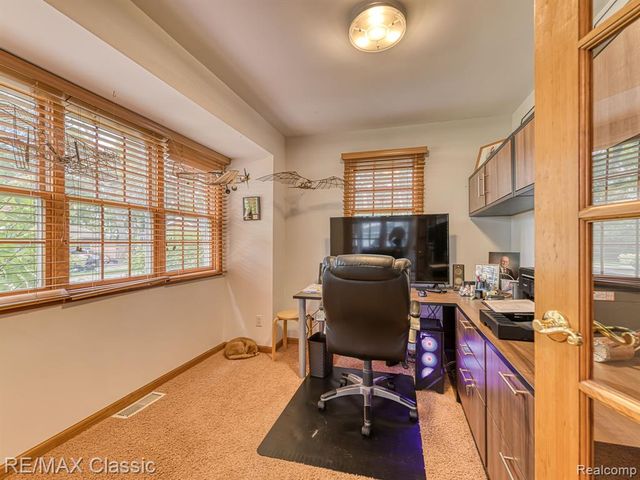 619 E Shore Drive, Whitmore Lake, MI 48189