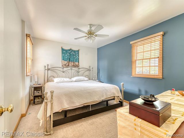 619 E Shore Drive, Whitmore Lake, MI 48189