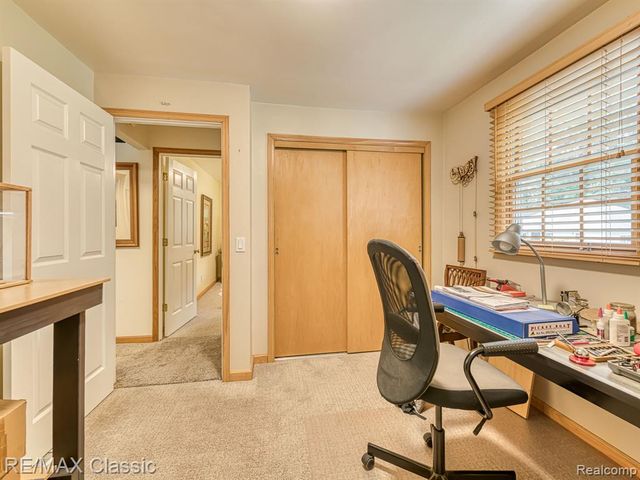 619 E Shore Drive, Whitmore Lake, MI 48189