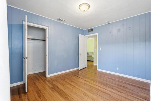 1026 W Dayton Avenue, Fresno, CA 93705