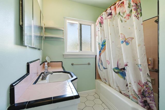 1026 W Dayton Avenue, Fresno, CA 93705