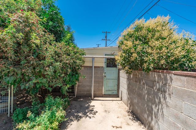1026 W Dayton Avenue, Fresno, CA 93705