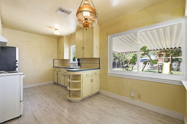 1026 W Dayton Avenue, Fresno, CA 93705