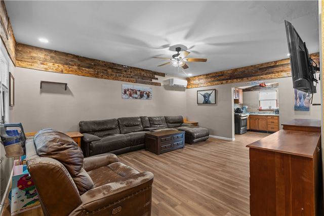 1223 Laurel Hill Rd, Mcdonald, PA 15057