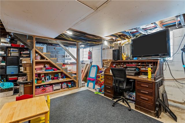 1223 Laurel Hill Rd, Mcdonald, PA 15057