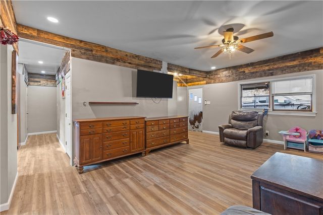 1223 Laurel Hill Rd, Mcdonald, PA 15057