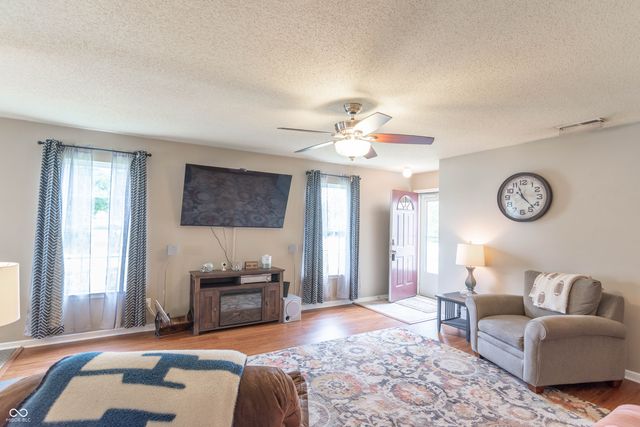 9235 Bakers Corner Drive, Camby, IN 46113