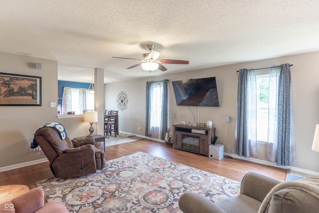 9235 Bakers Corner Drive, Camby, IN 46113