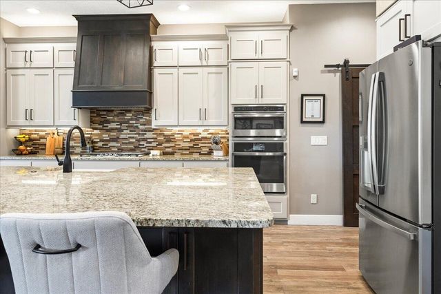 1732 W Silver Oak Drive, Springfield, MO 65810