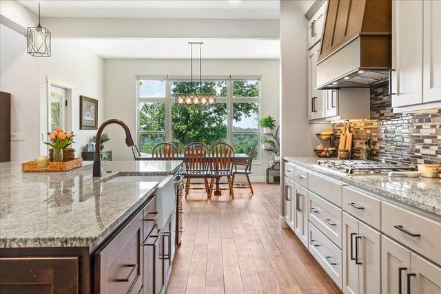 1732 W Silver Oak Drive, Springfield, MO 65810