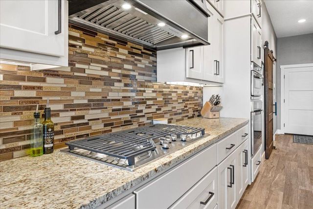 1732 W Silver Oak Drive, Springfield, MO 65810