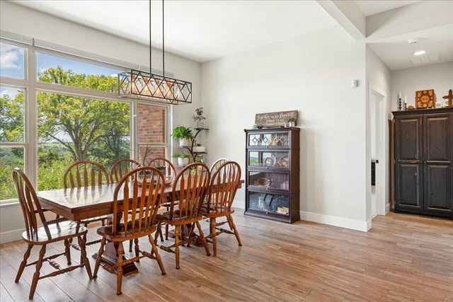 1732 W Silver Oak Drive, Springfield, MO 65810