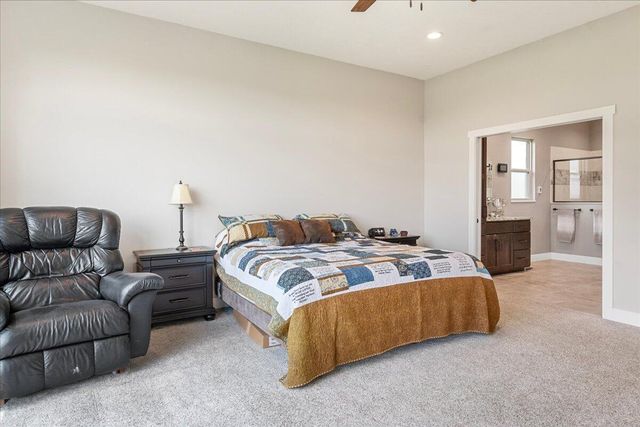 1732 W Silver Oak Drive, Springfield, MO 65810