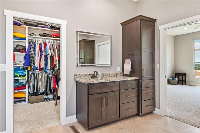 1732 W Silver Oak Drive, Springfield, MO 65810