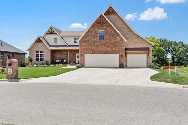 1732 W Silver Oak Drive, Springfield, MO 65810