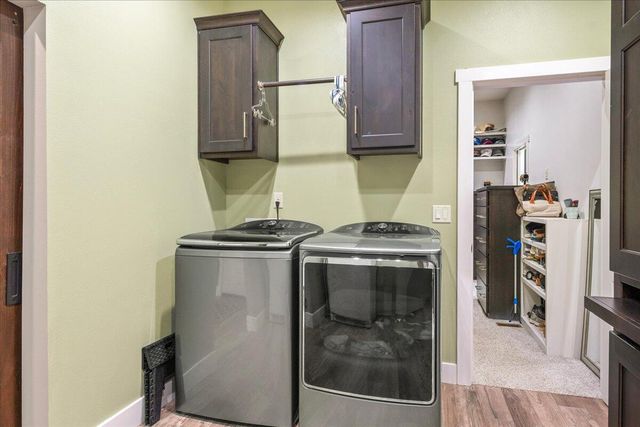 1732 W Silver Oak Drive, Springfield, MO 65810