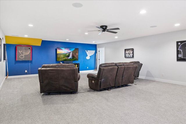 1732 W Silver Oak Drive, Springfield, MO 65810